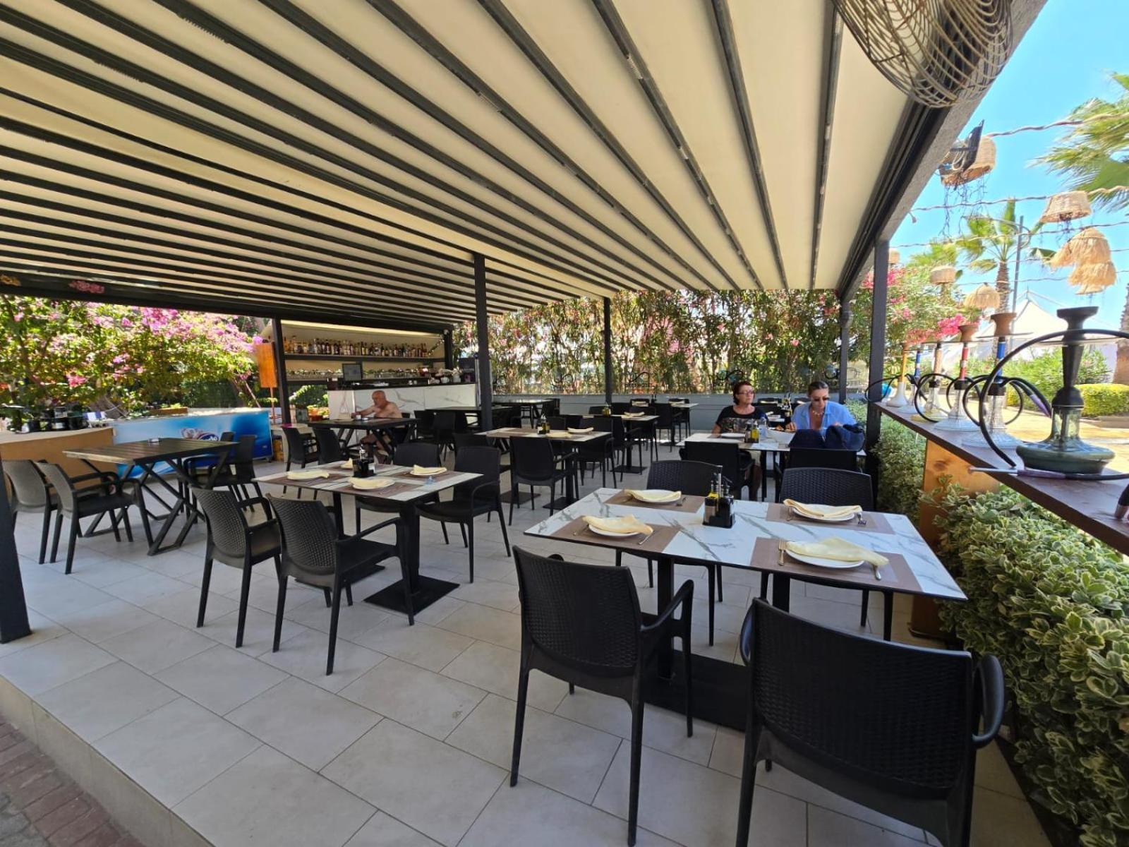 Okej Hotel Golem (Tirana)