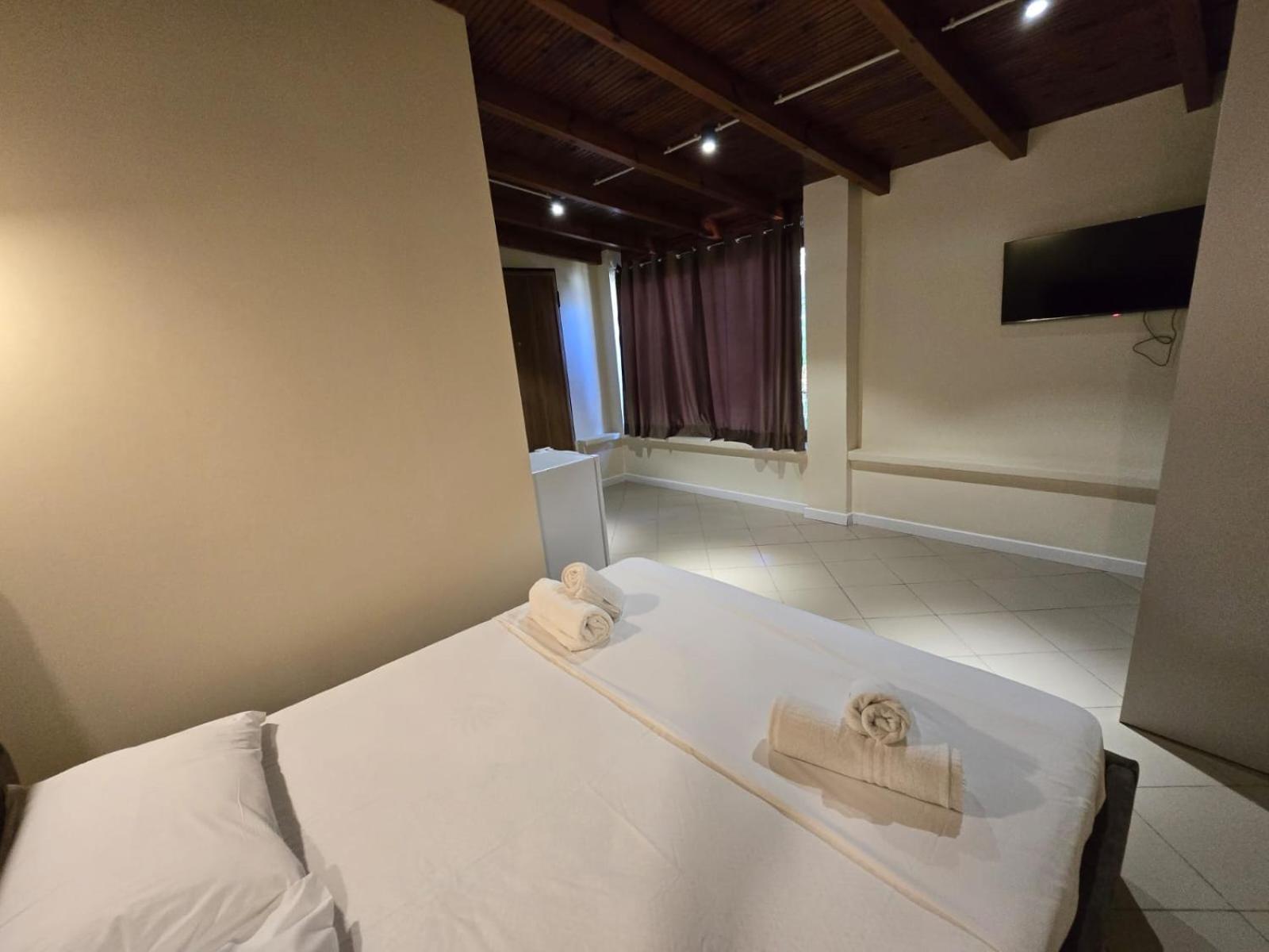 Okej Hotel Golem (Tirana)
