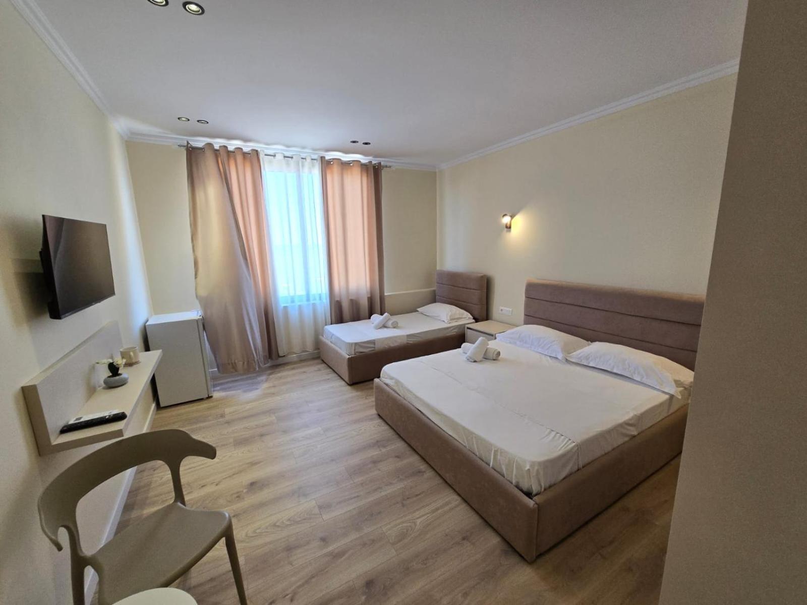 Okej Hotel Golem (Tirana)